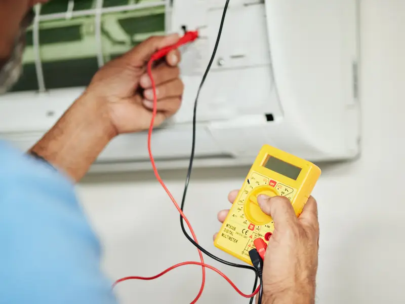 Mesure électrique lors de l'entretien à Saint-Raphaël